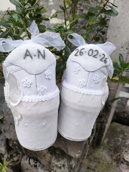 Customized Bridal Sneakers with Name initials / wedding date– Wedding Shoes for Bride/ white sneakers