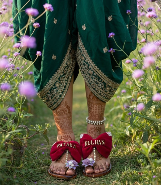 FUNKY N TRENDY hand crafted wedding theme kolhapuri for bride / handcrafted flats / quirky flats/pataka dulhan kolhpauri / pataka dulhan flats / magenta flats / haldi theme kolhapuris/ hot pink bow kolhapuris