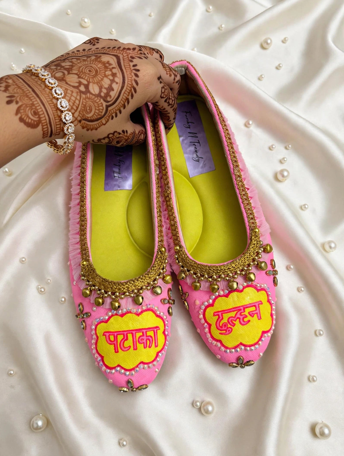 Pataka Dulhan Jutti | Pink Bridal Mojari for Haldi & Mehndi | Custom Dulhan Jutti | Funky N Trendy