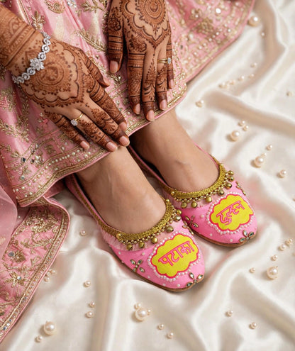 Pataka Dulhan Jutti | Pink Bridal Mojari for Haldi & Mehndi | Custom Dulhan Jutti | Funky N Trendy