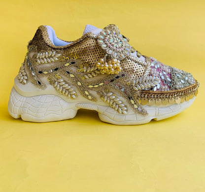 FUNKY N TRENDY hand crafted golden bridal sneakers / gold sneakers / pastel sneakers / embroidery sneakers / sneakers for bride